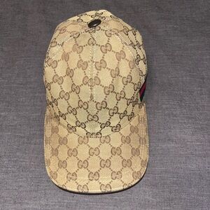 Used Gucci canvas baseball cap condition 8/10